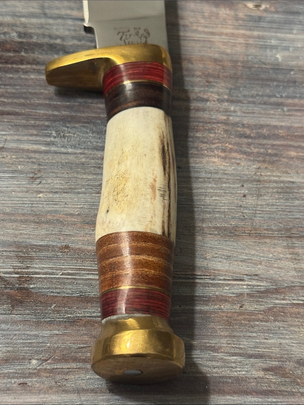 Trophy Stag Hunting Knife with Genuine Stag Horn Handle andBrown Leather Sheath - Picture 6 of 7